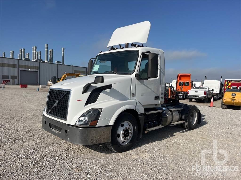Volvo VNL300 Sattelzugmaschinen