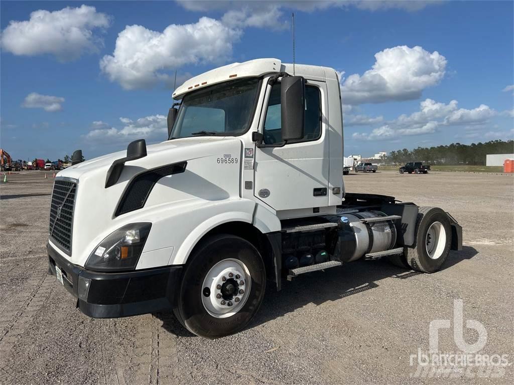 Volvo VNL300 Sattelzugmaschinen