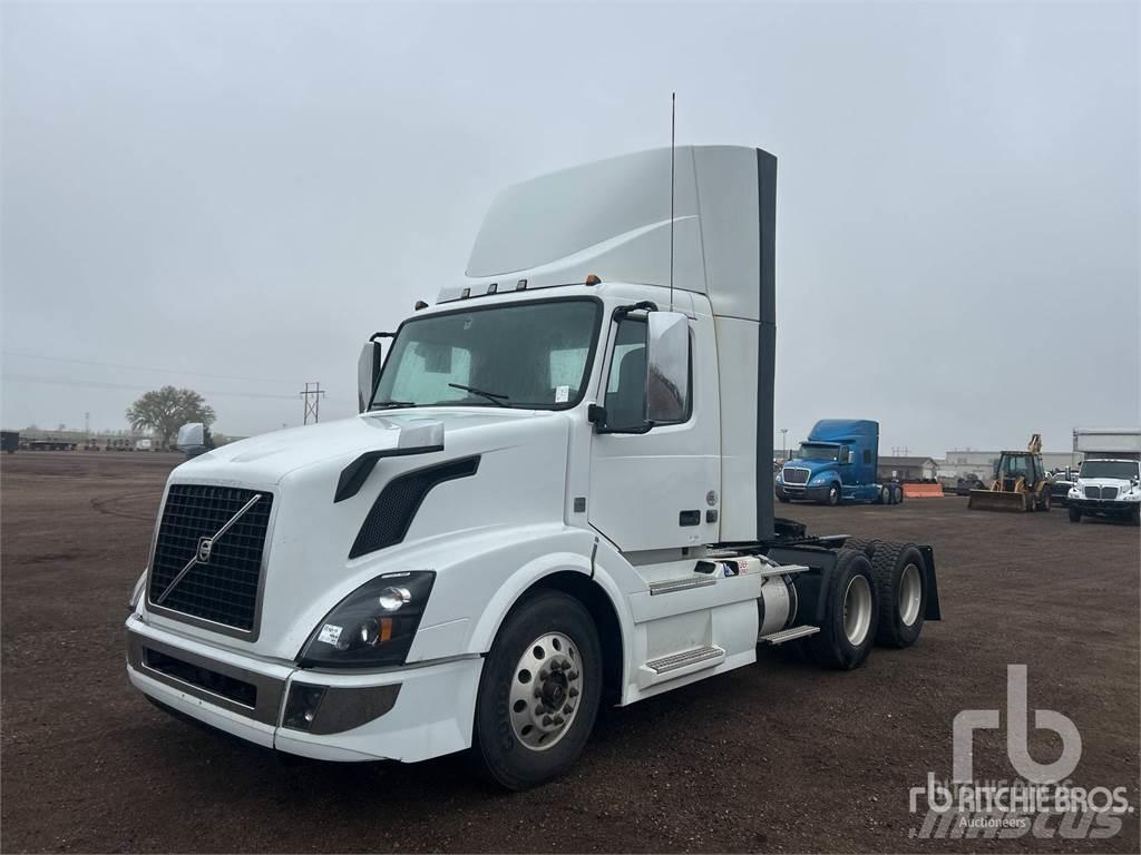 Volvo VNL64 Sattelzugmaschinen