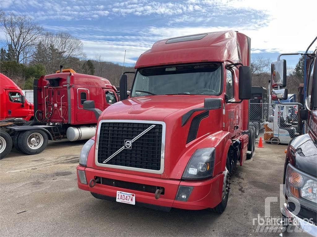 Volvo VNL670 Sattelzugmaschinen