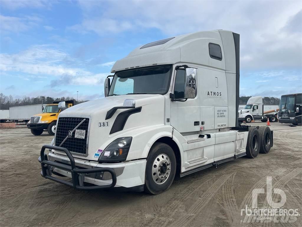 Volvo VNL670 Sattelzugmaschinen