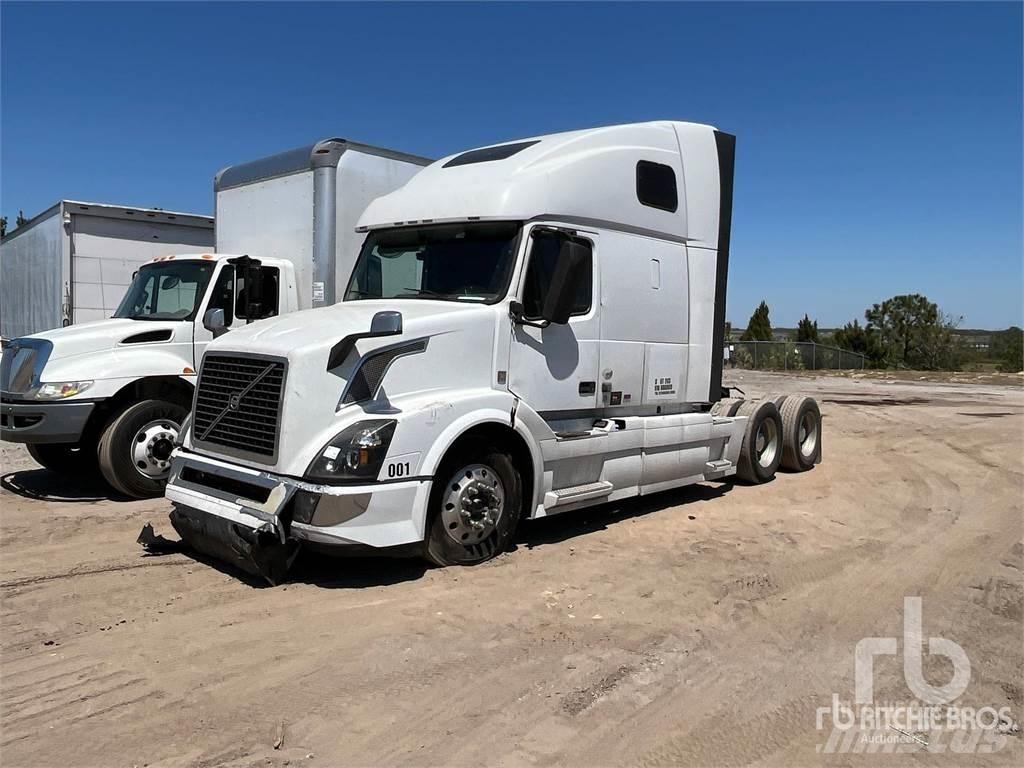 Volvo VNL670 Sattelzugmaschinen