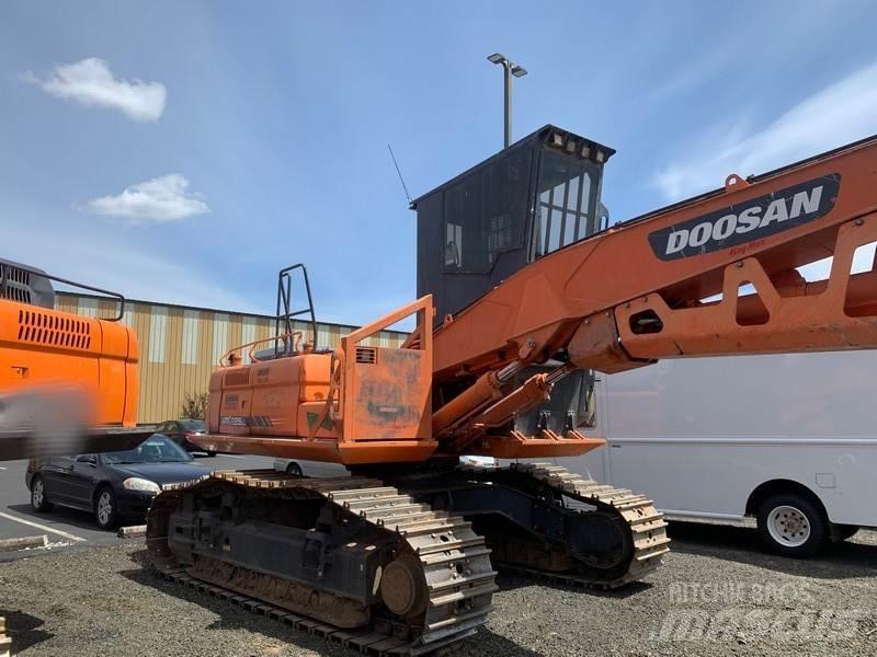 Doosan DX225LL Sonstige Forstmaschinen