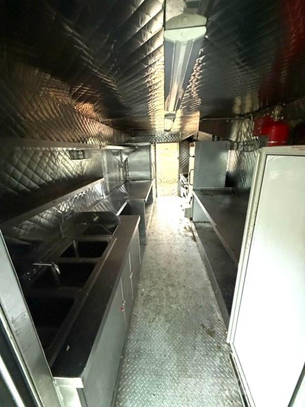 Ford E-350 Kofferaufbau