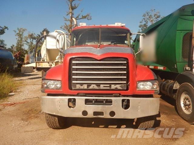 Mack GU713 Kipper