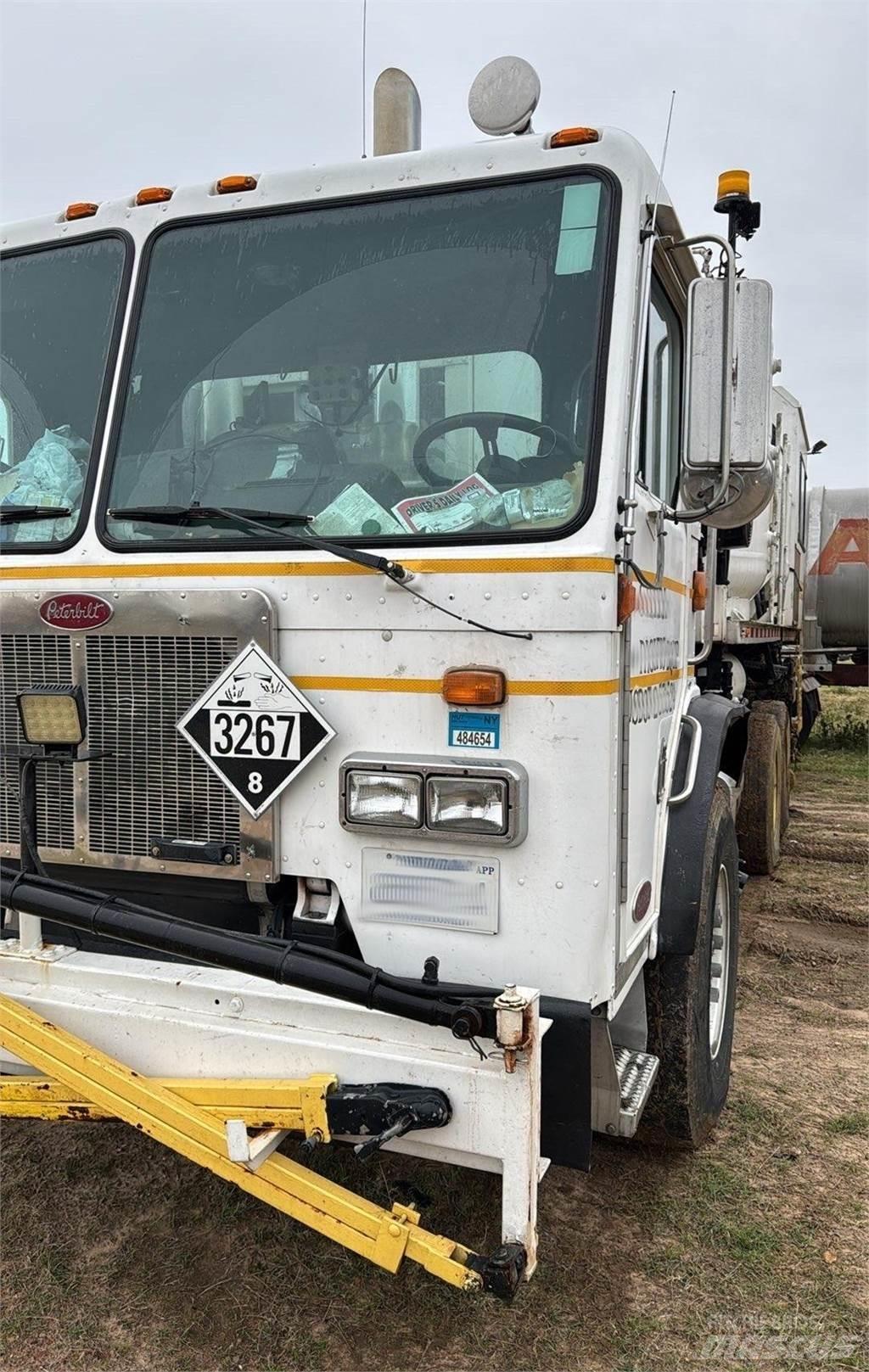 Peterbilt 320 Andere Fahrzeuge