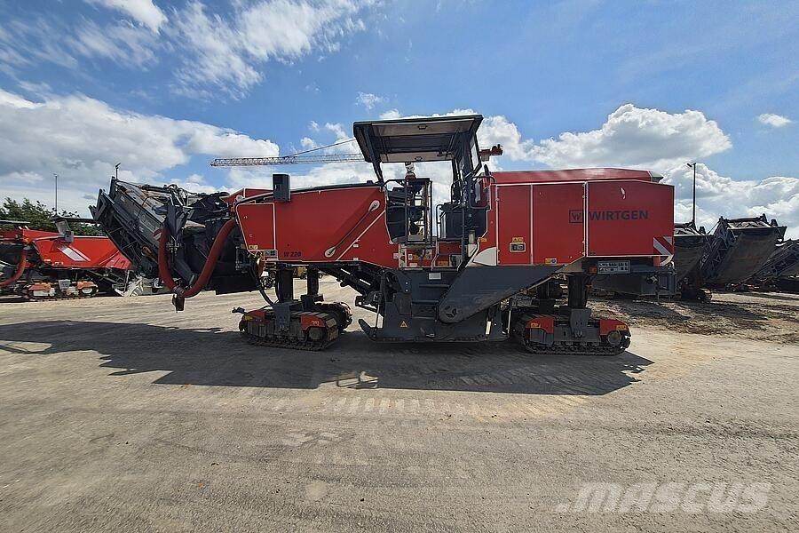 Wirtgen W 220 Asphaltfräsen