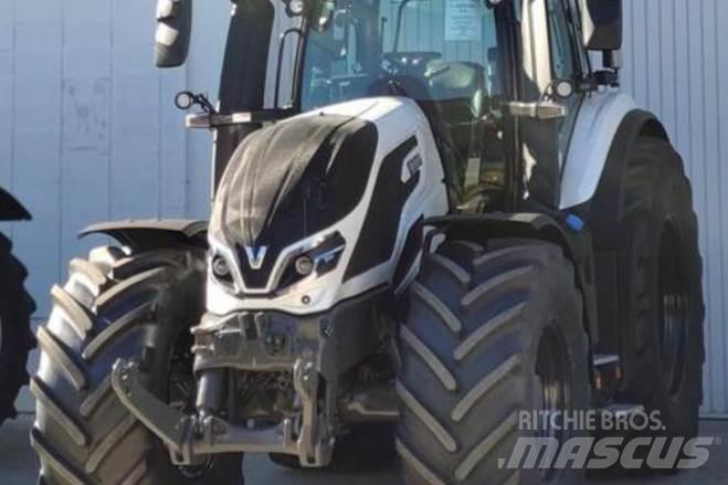 Valtra Q305 Traktoren