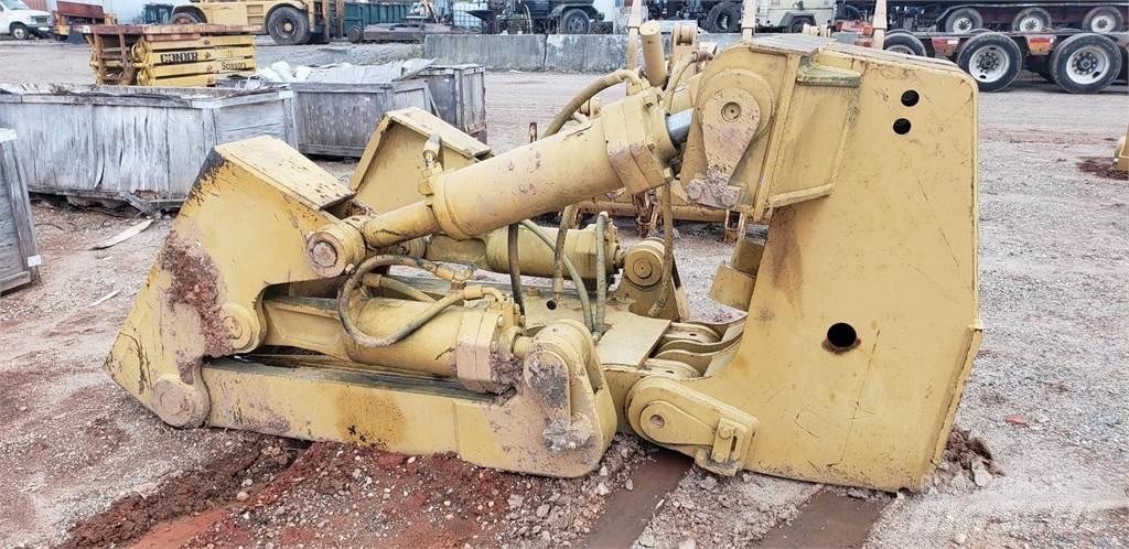 CAT D8R Aufreisser