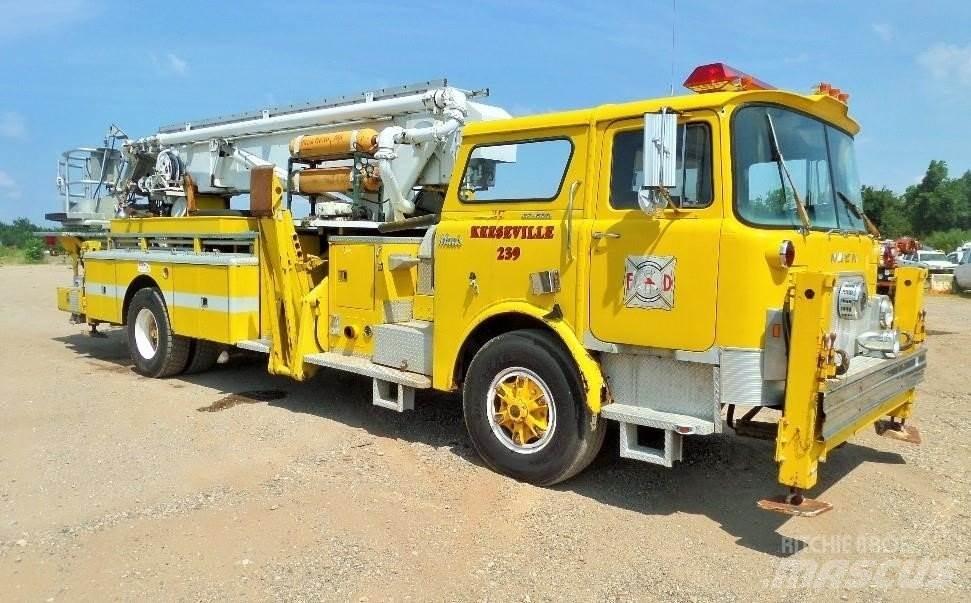 Mack CF685 Löschfahrzeuge