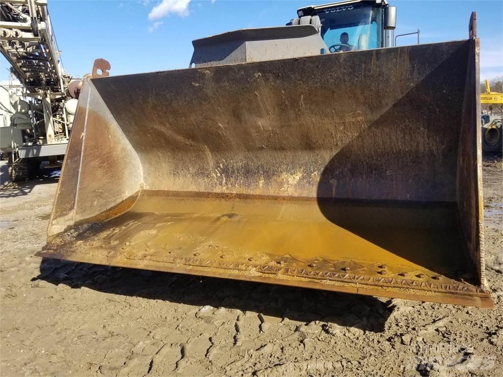 Volvo L180F Radlader