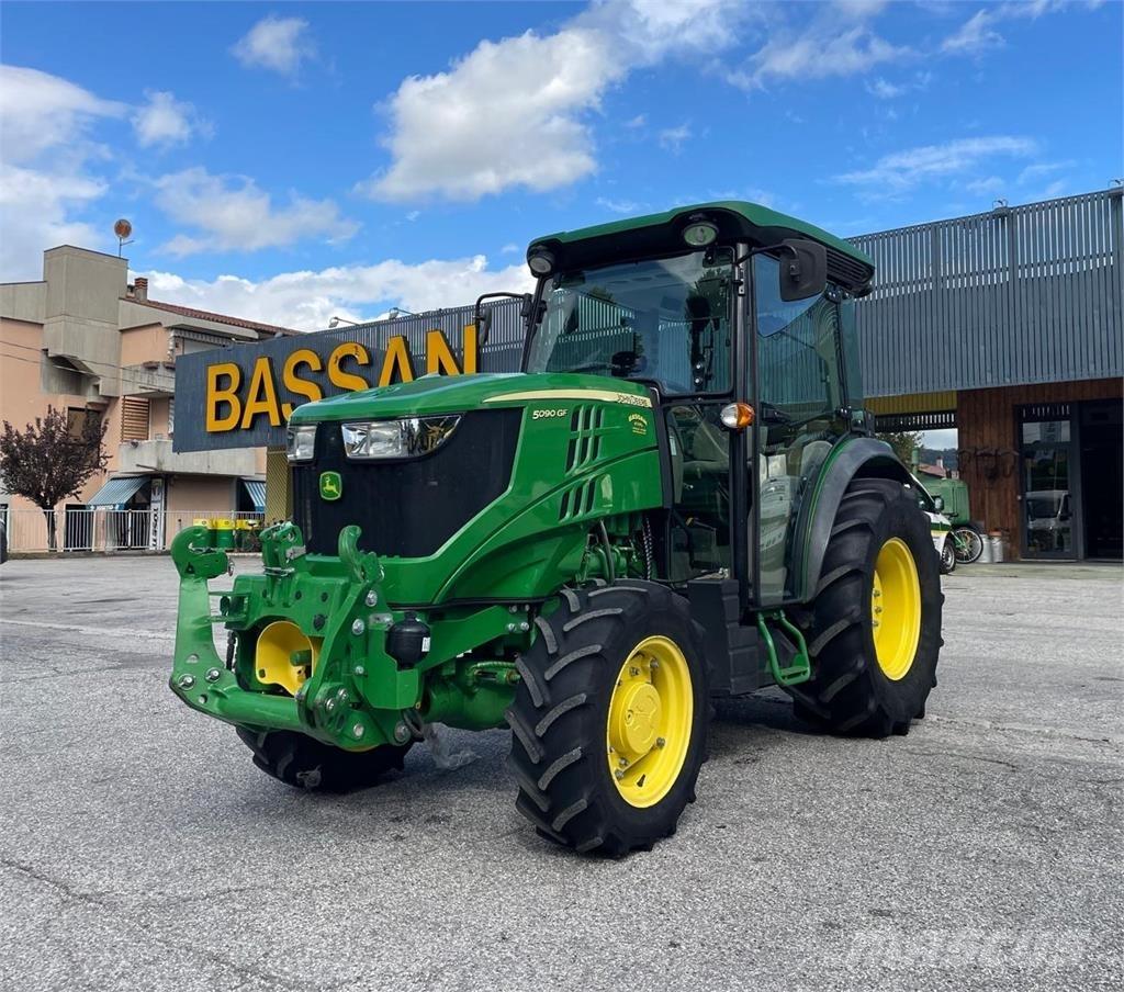 John Deere 5090 GF Traktoren