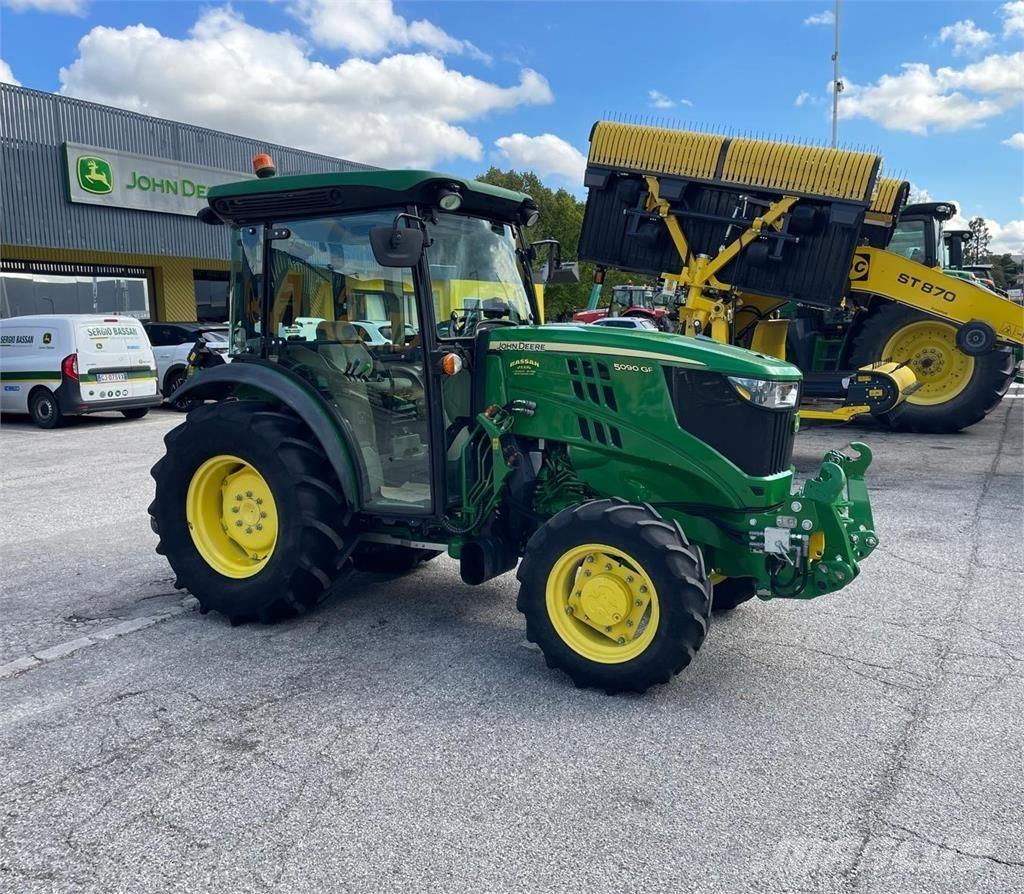 John Deere 5090 GF Traktoren