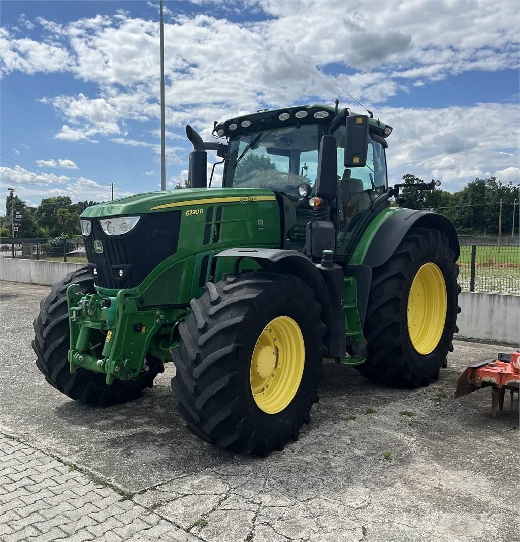 John Deere 6230 R Traktoren
