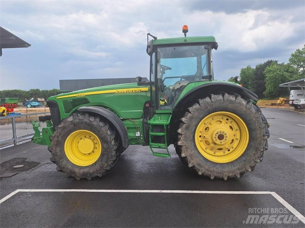 John Deere 8320 Traktoren