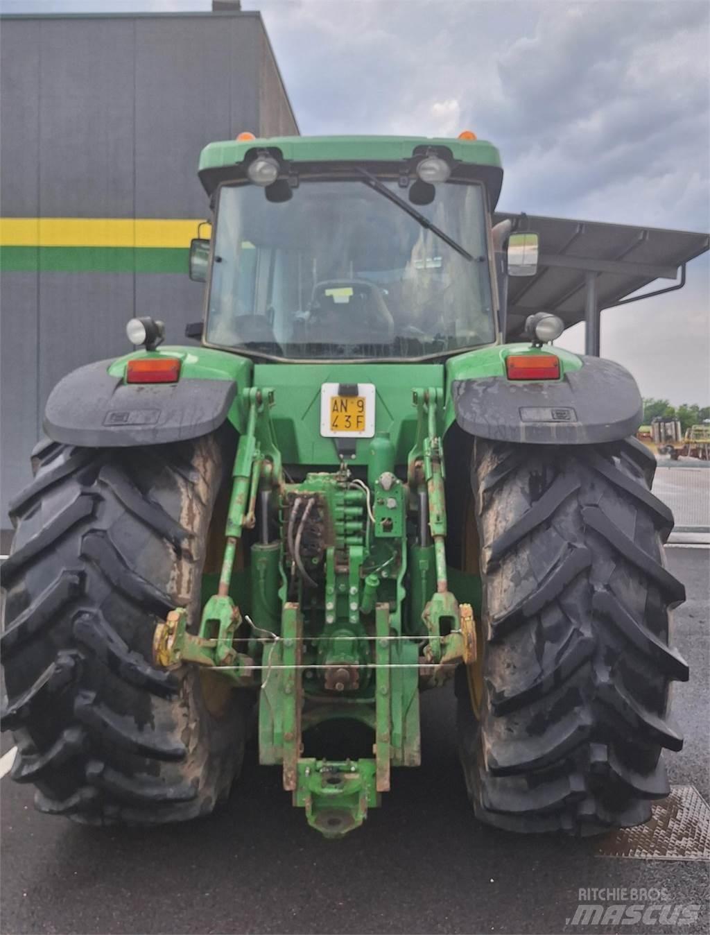 John Deere 8320 Traktoren