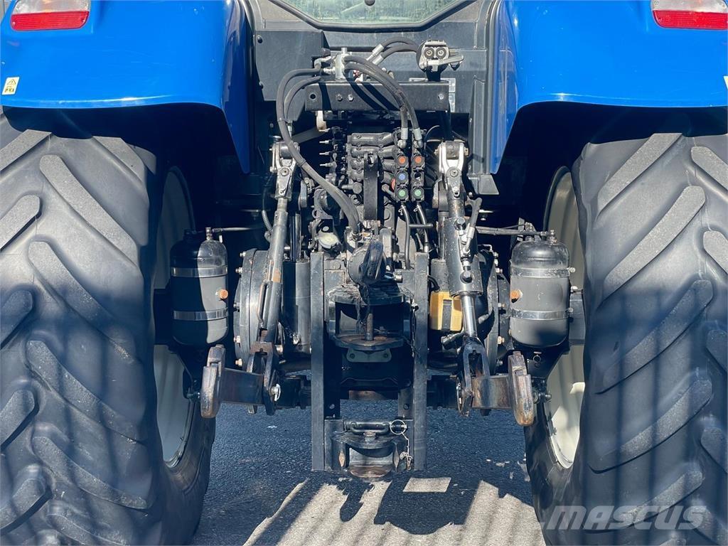 New Holland T7 210 Traktoren