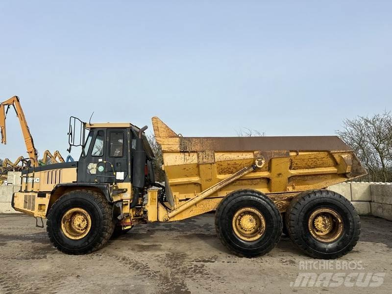 Bell B25C Dumper - Knickgelenk