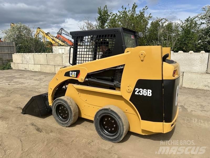 CAT 236B Sonstige Baumaschinen
