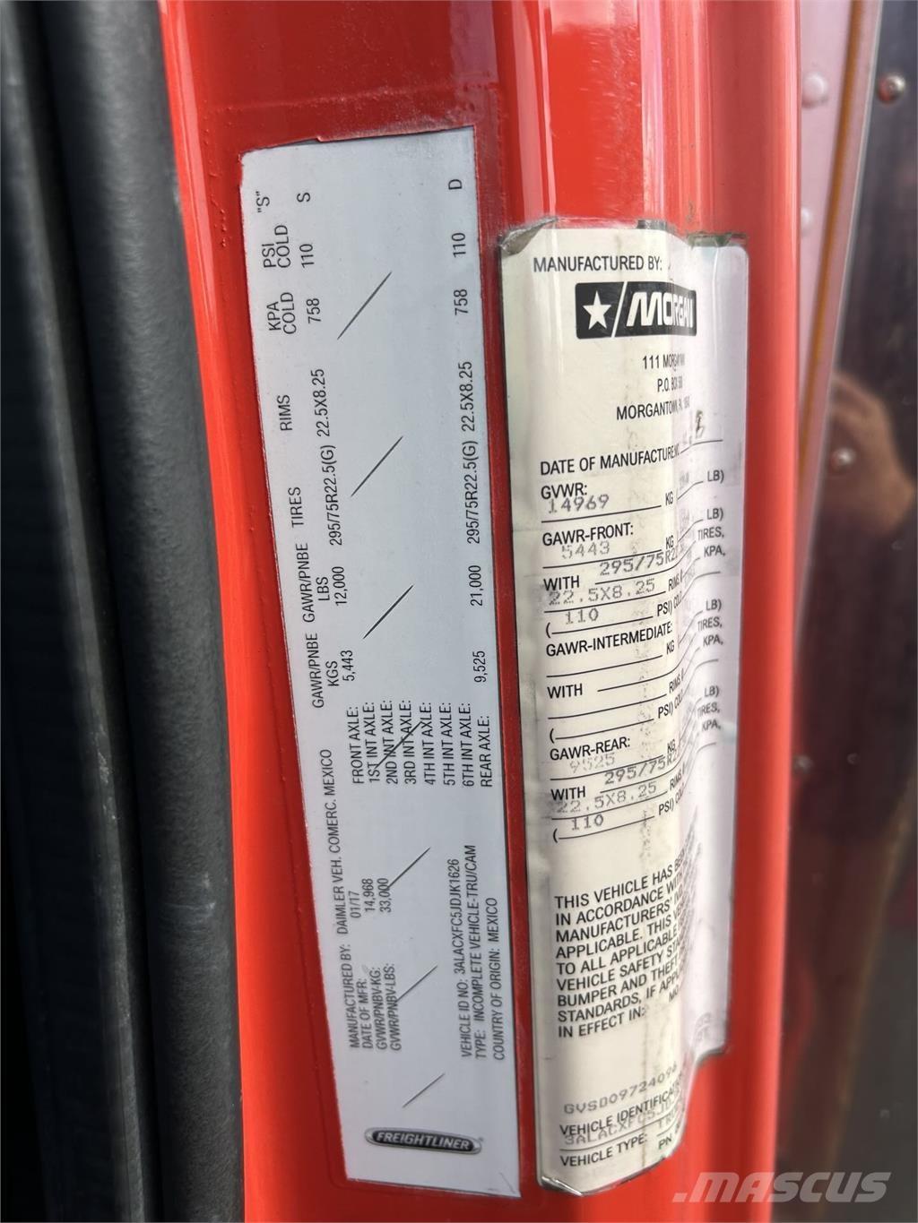 Freightliner M2 Kofferaufbau