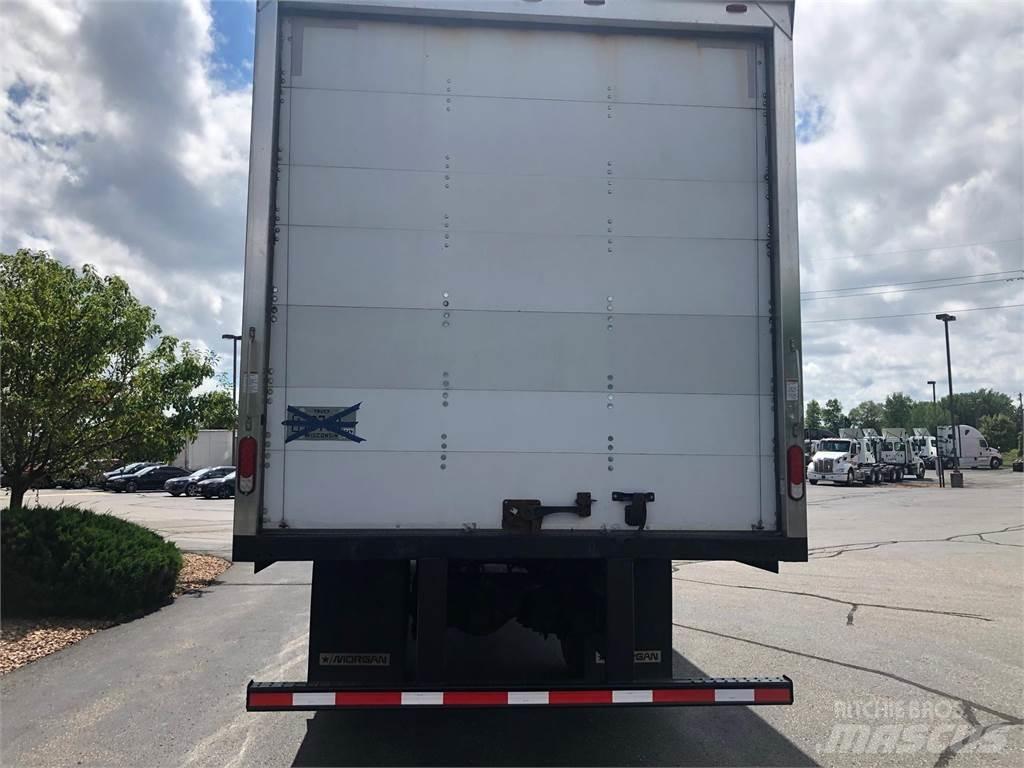 Freightliner M2 106 Kofferaufbau