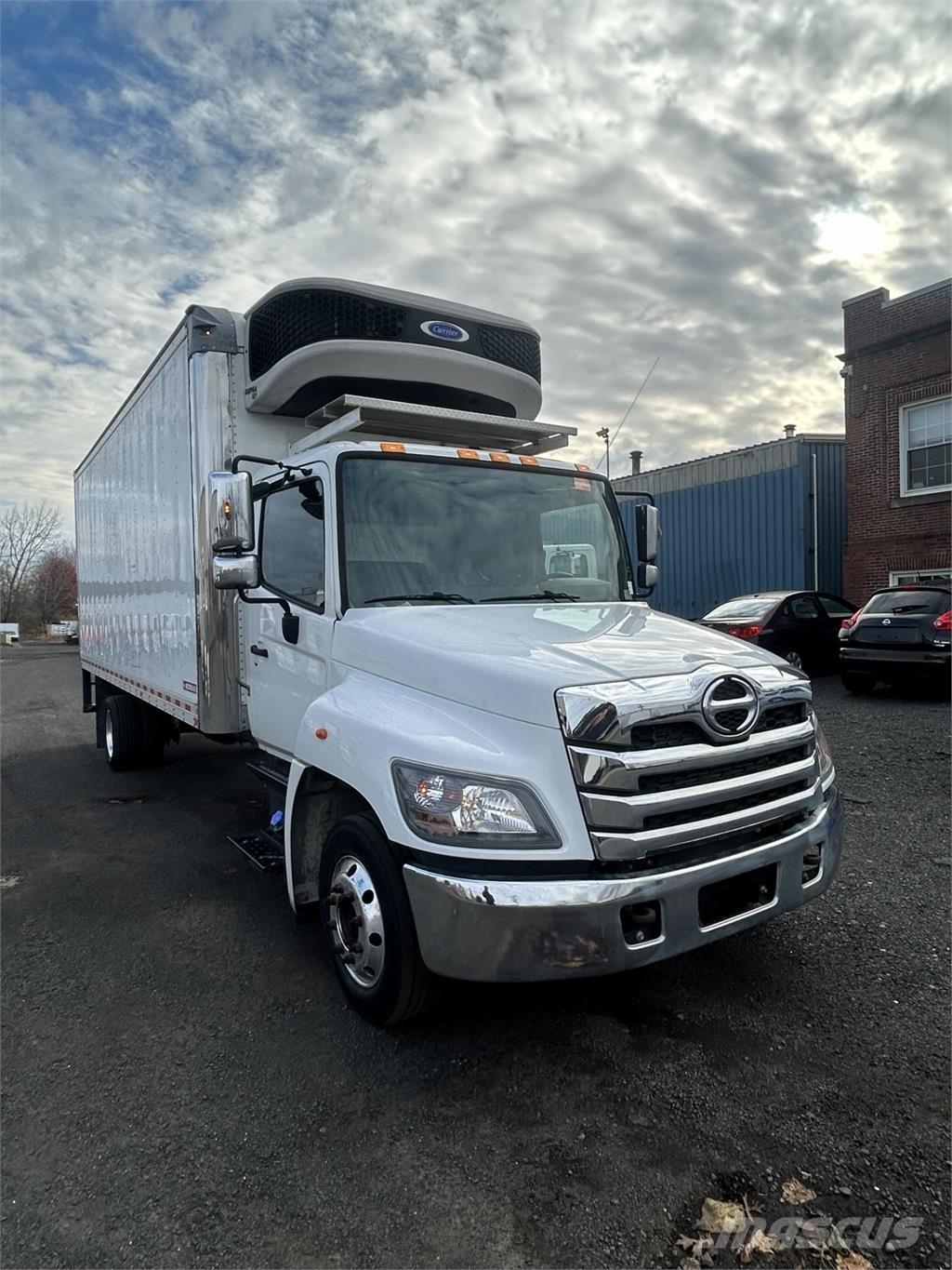 Hino L6 Kofferaufbau