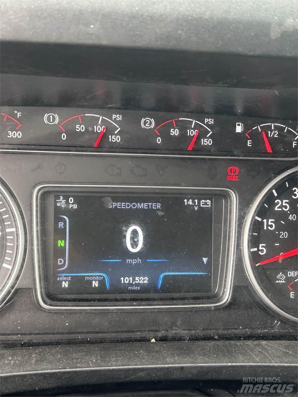 International 4300 Kofferaufbau