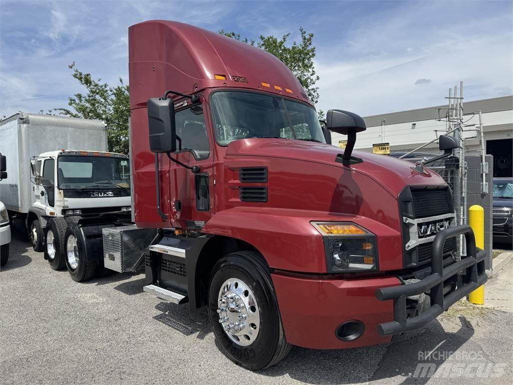 Mack AN64T Sattelzugmaschinen