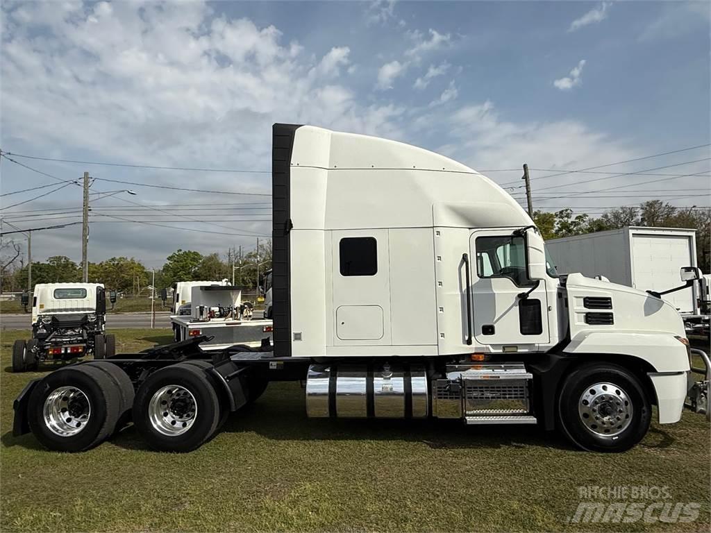 Mack AN64T Sattelzugmaschinen