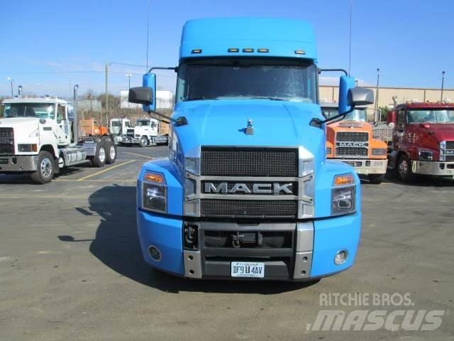 Mack AN64T Sattelzugmaschinen