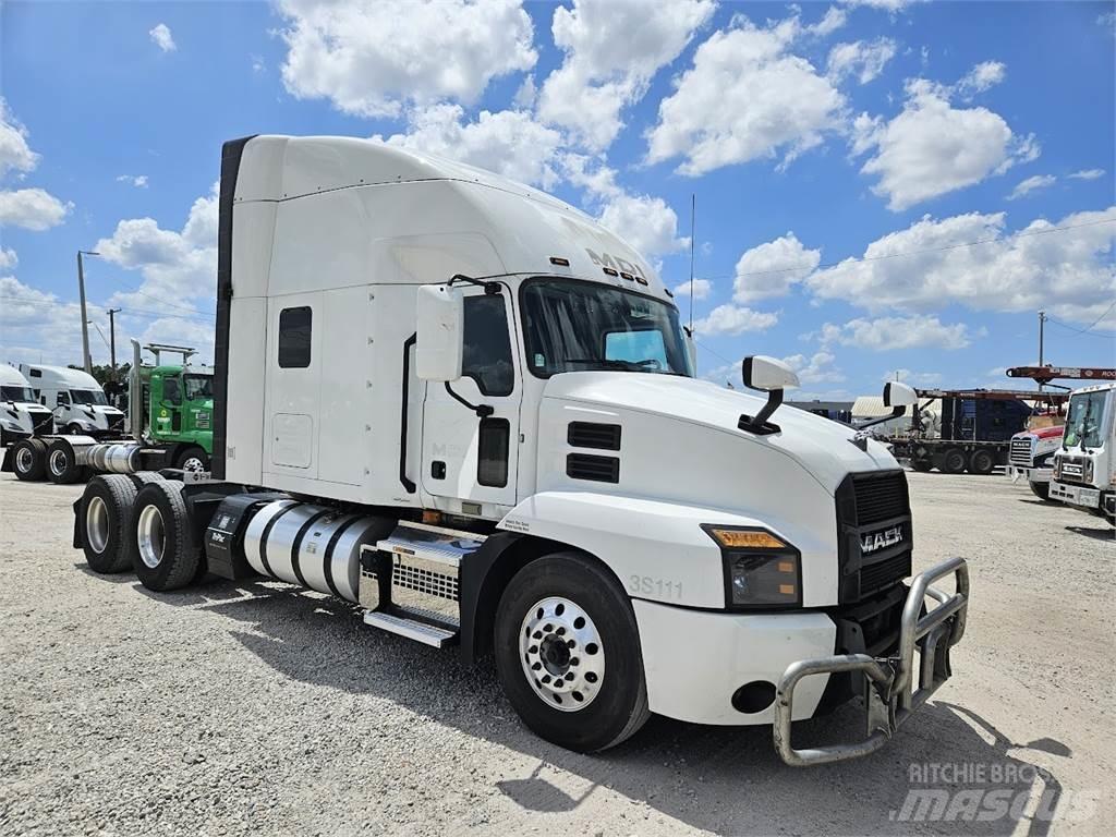 Mack AN64T Sattelzugmaschinen