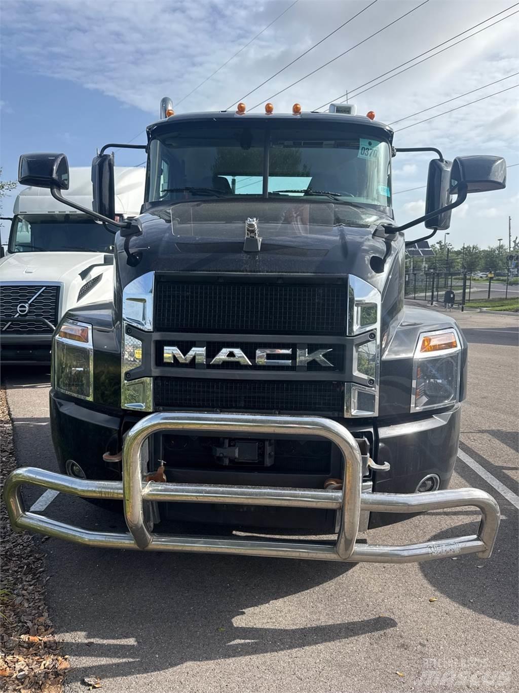 Mack AN64T Sattelzugmaschinen