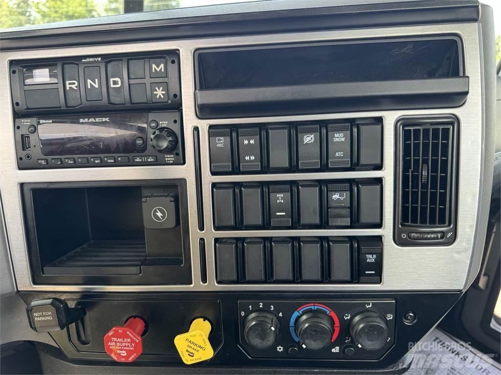 Mack AN64T Sattelzugmaschinen