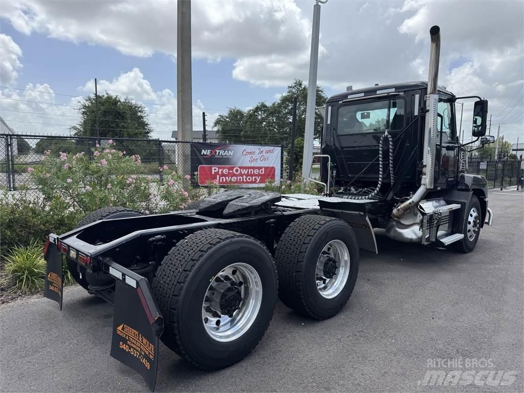 Mack AN64T Sattelzugmaschinen