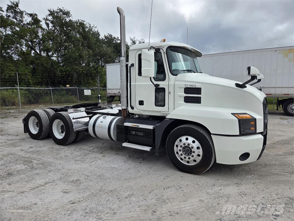 Mack AN64T Sattelzugmaschinen