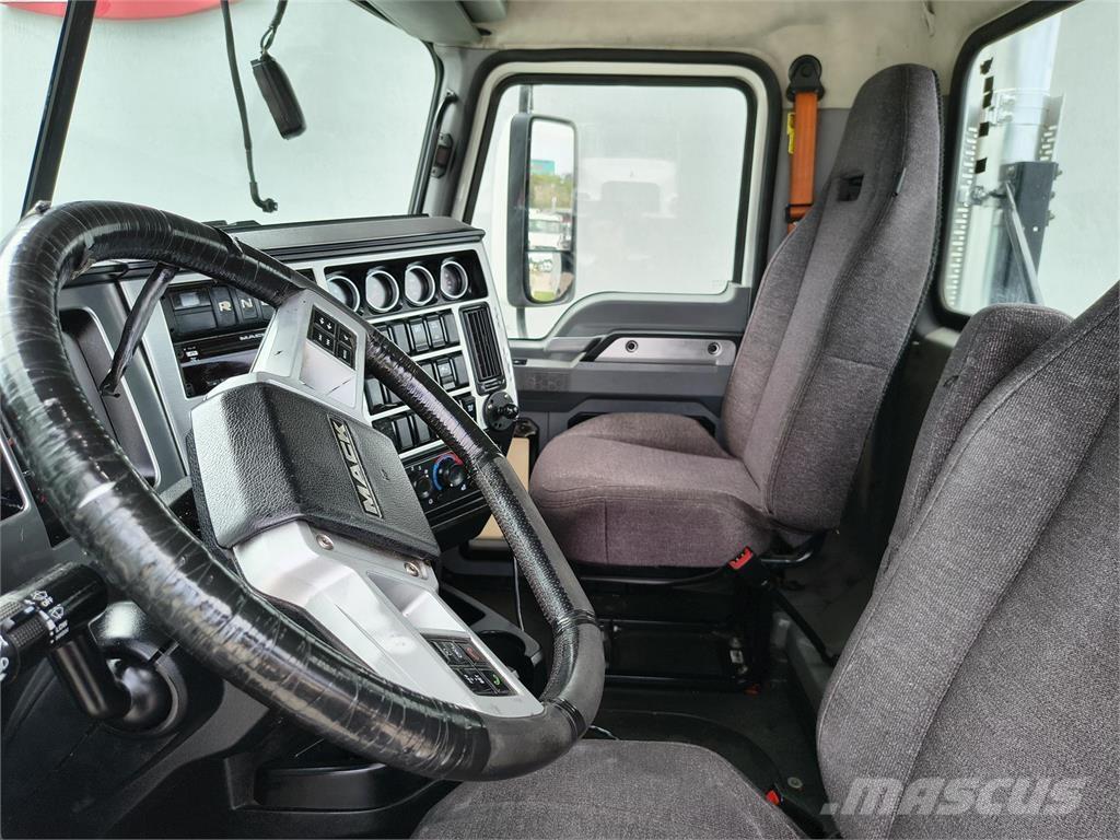 Mack AN64T Sattelzugmaschinen