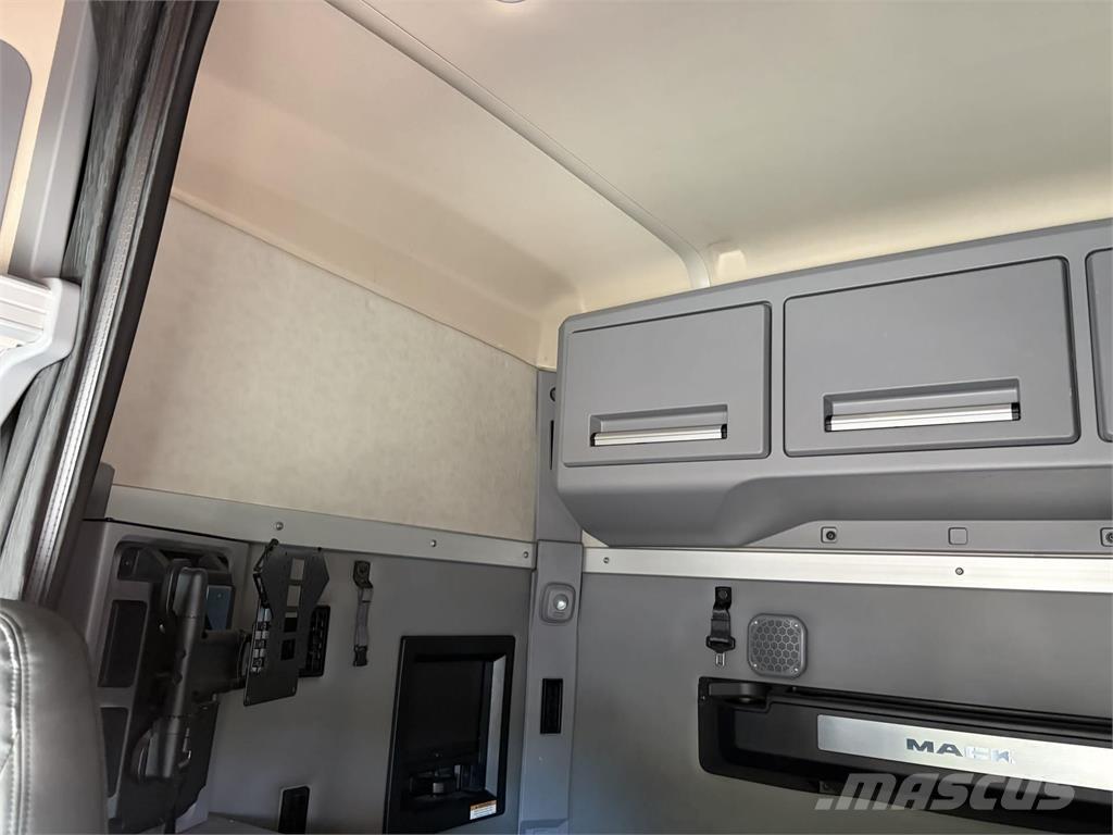 Mack AN64T Sattelzugmaschinen