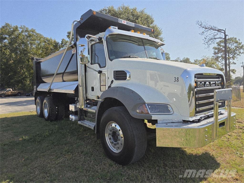 Mack GR64B Kipper