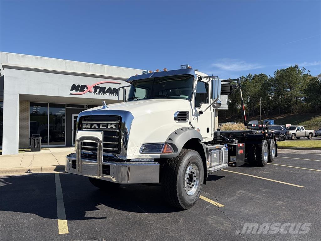 Mack GR64B Andere Fahrzeuge