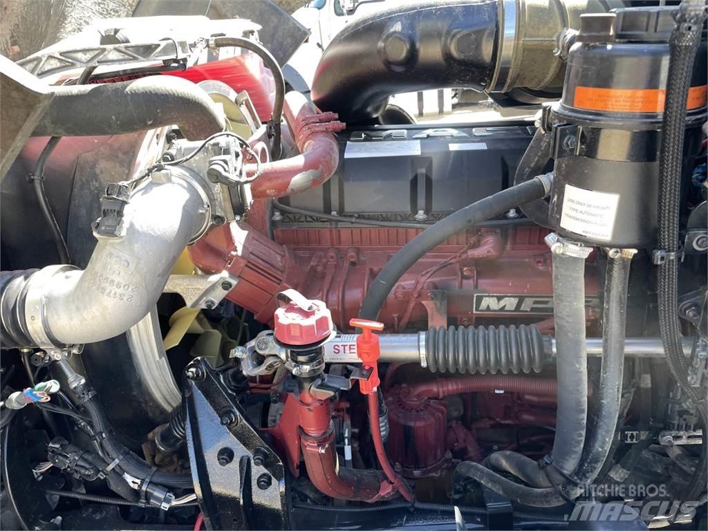 Mack GR64F Abrollkipper