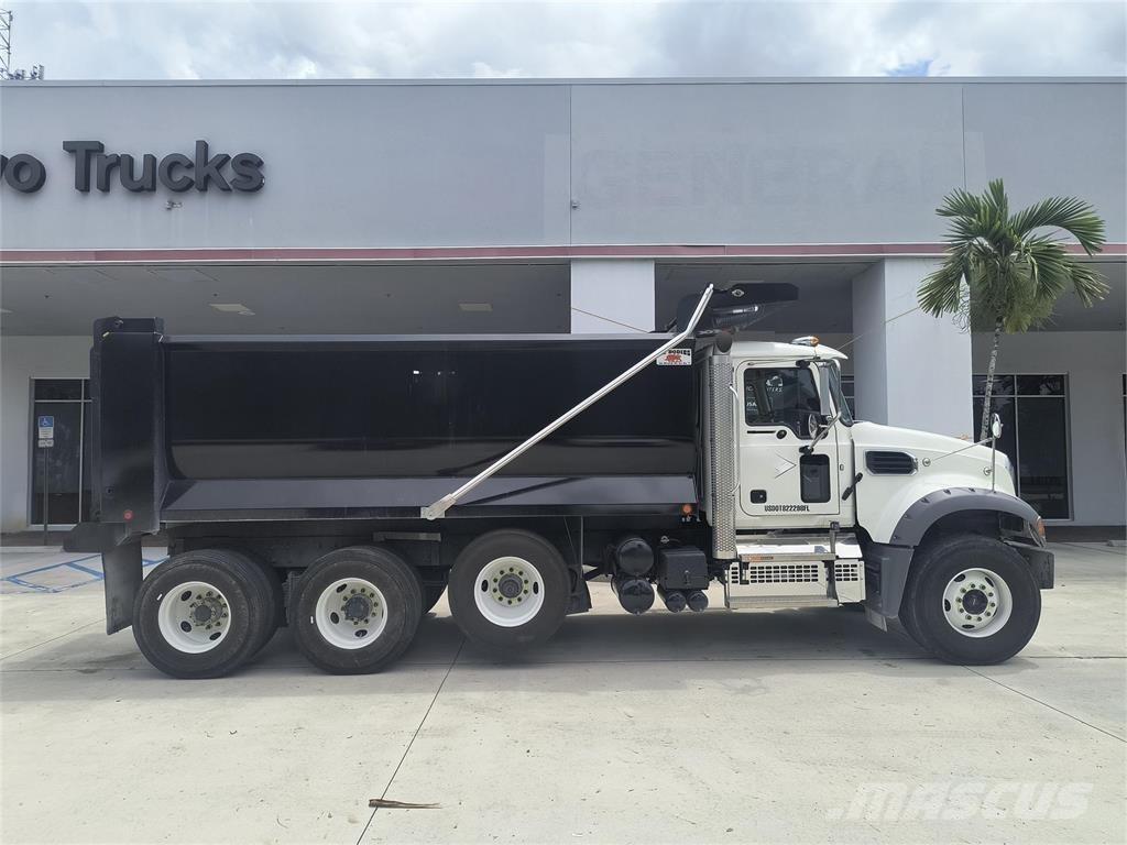 Mack GR64FR Kipper