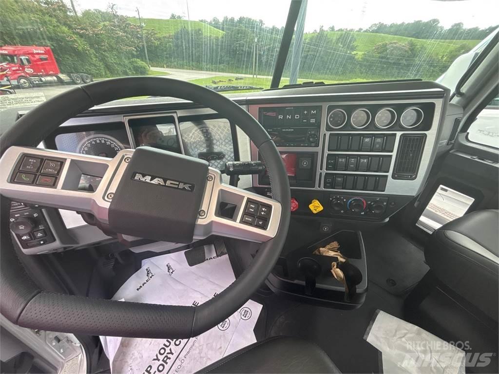 Mack GR64FT Sattelzugmaschinen