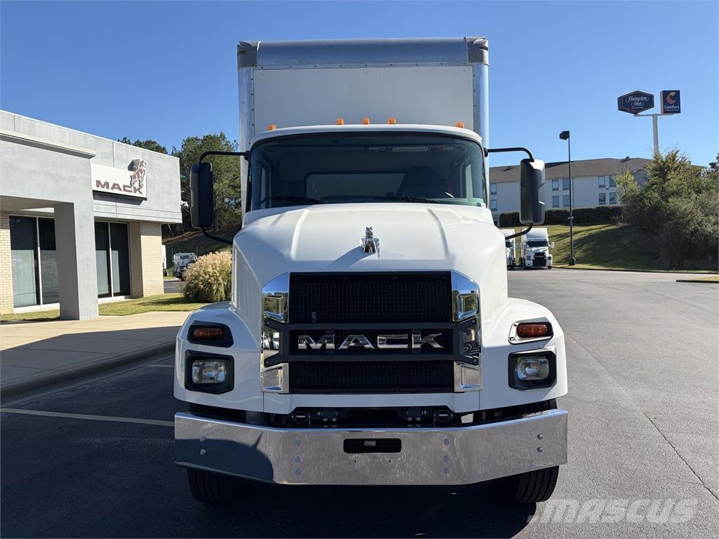 Mack MD6 42R Kofferaufbau