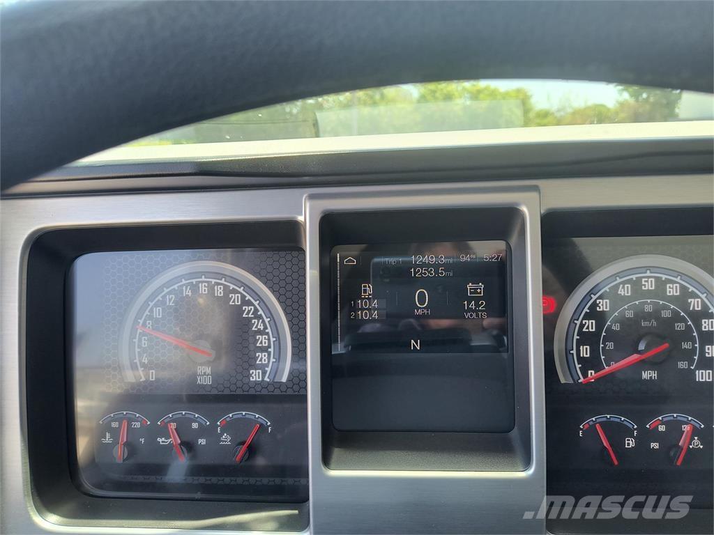 Mack MD6 42R Kofferaufbau