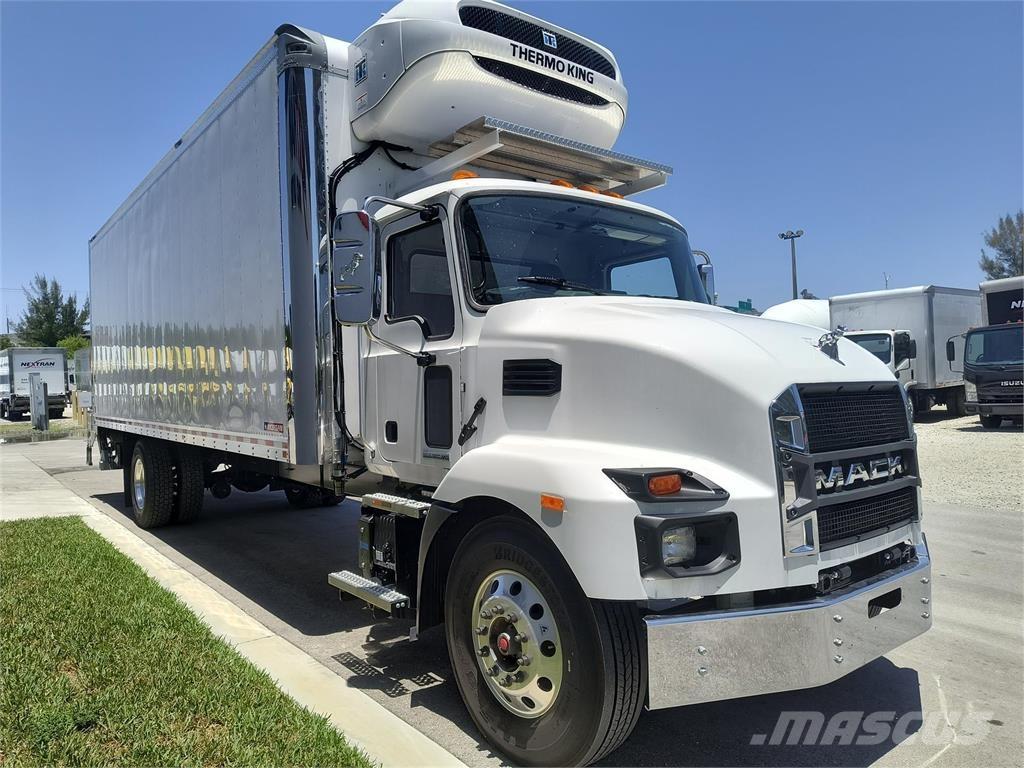 Mack MD6 42R Kofferaufbau