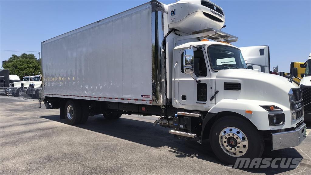 Mack MD6 42R Kofferaufbau