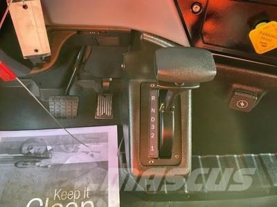 Mack MD642 Kofferaufbau