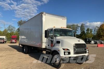 Mack MD642 Kofferaufbau