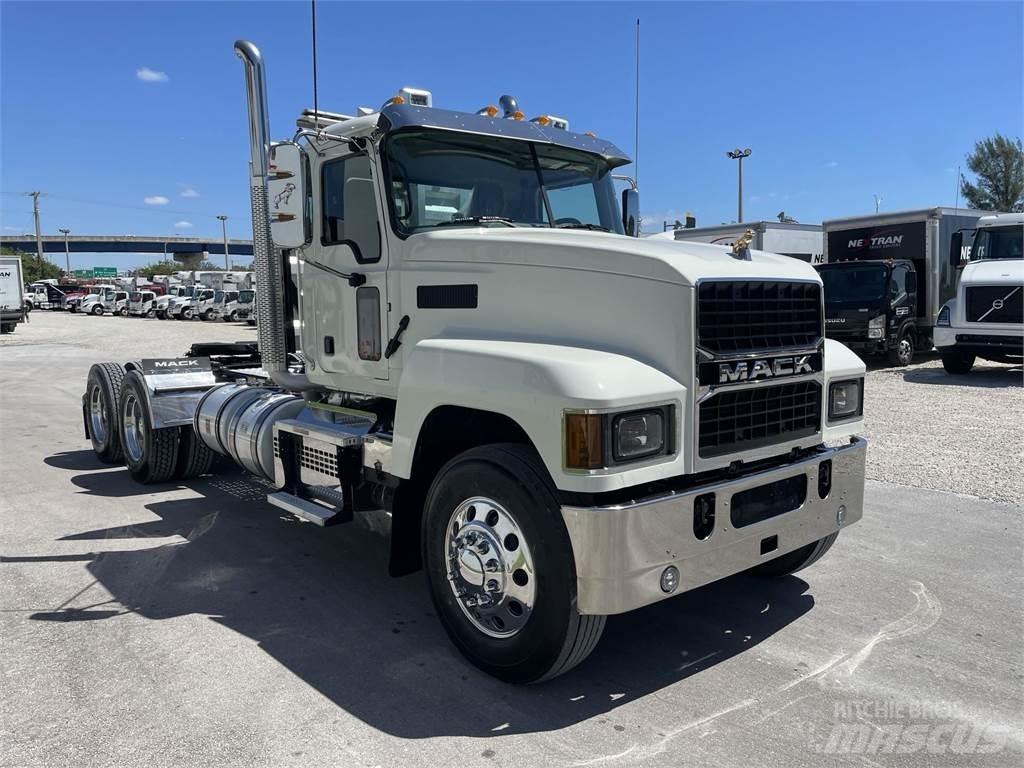 Mack PI64T Sattelzugmaschinen