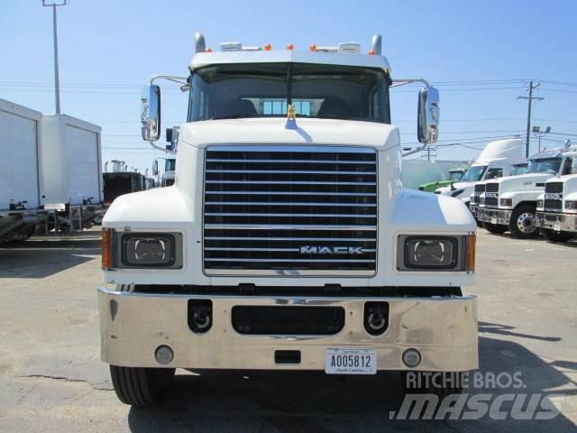 Mack PI64T Sattelzugmaschinen